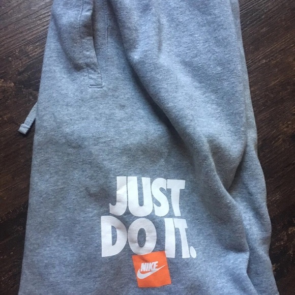 Nike Fleece Shorts - Picture 2 of 3